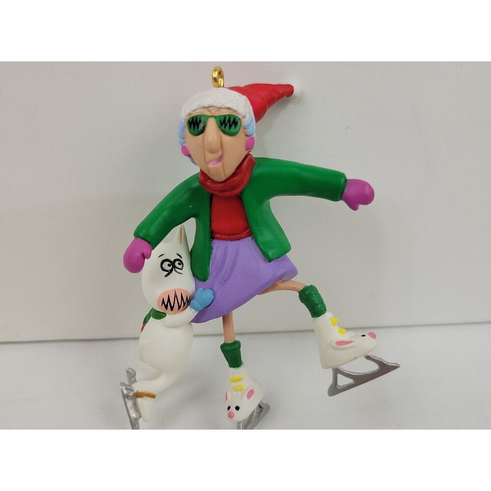 1999 Hallmark Keepsake Christmas Ornament Maxine & Floyd "On Thin Ice" Skating - Picture 1 of 5